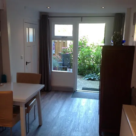 Huis Op De Dijk Bed & Breakfast *